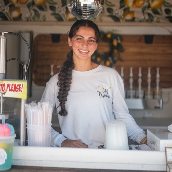 Meet the Posher Other - Meet your Posher, Lydia